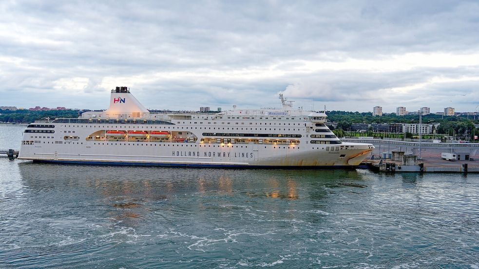 Die „MS Romantika“ hat Anfang September Emden verlassen. Das Foto entstand an ihrem neuen Liegeplatz im Hafen von Tallinn. Foto: Mauersberger