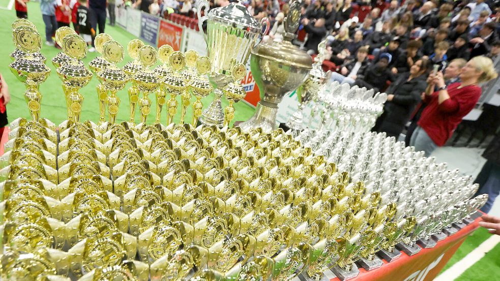 Der „Gabentisch“ am Finaltag war reichlich bestückt. Foto: Doden/Emden