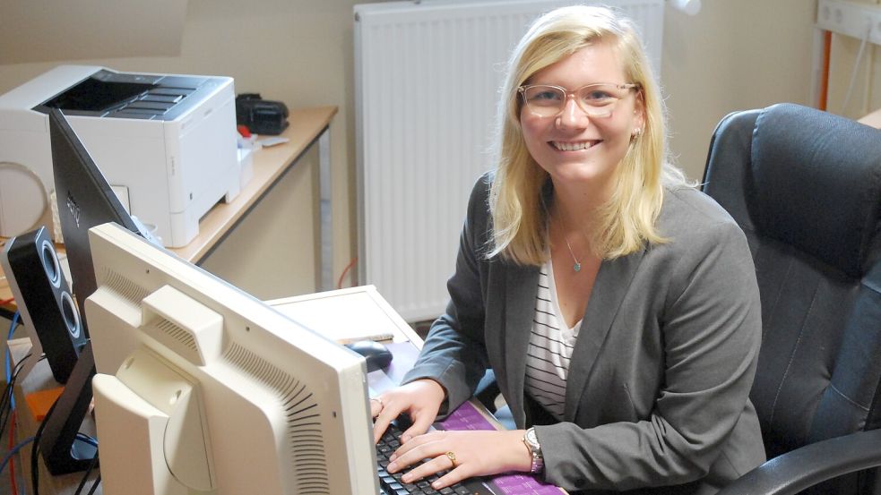 Giulia Beekhuis ist am Montag, 15. Januar 2024, wieder als Ansprechpartnerin vor Ort auf Borkum. Foto: Ferber
