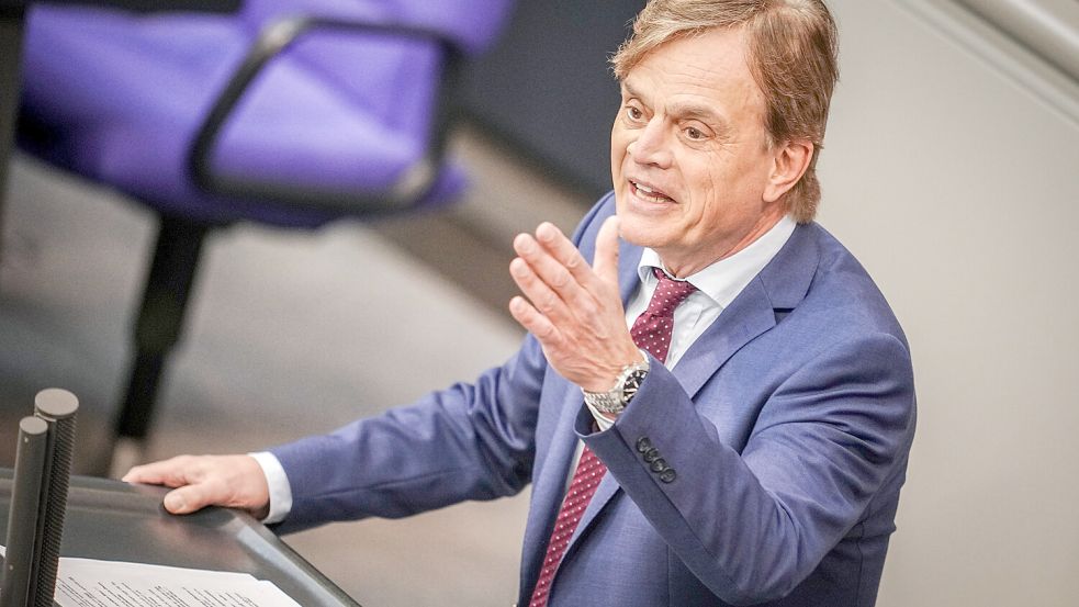 Der AfD-Abgeordnete Bernd Baumann lenkte lieber von den Vorwürfen gegen seine Partei ab, als sich von rassistischer Ideologie zu distanzieren. Foto: Kay Nietfeld/dpa