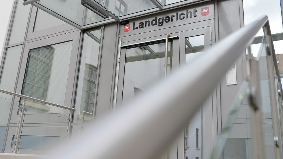 Vor dem Landgericht Aurich ist ein 132-facher Missbrauch angeklagt. Foto: Ortgies