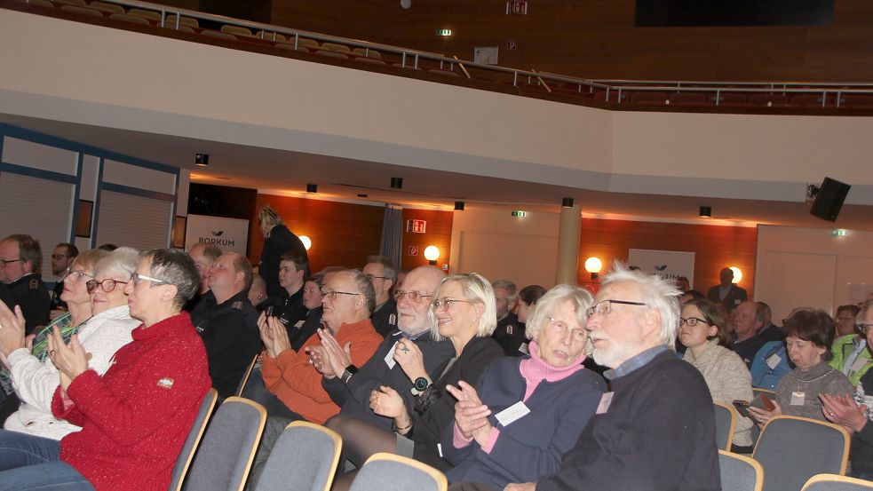 Im Publikum verfolgten viele ehrenamtlich Tätige die Veranstaltung. Foto: Ferber