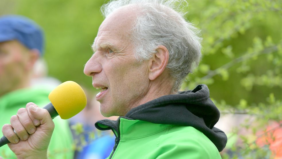 Ob Edzard Wirtjes vor dem Start der sechs Etappen die Läufer und das Publikum wieder per Mikrofon begrüßen wird, ist noch offen.