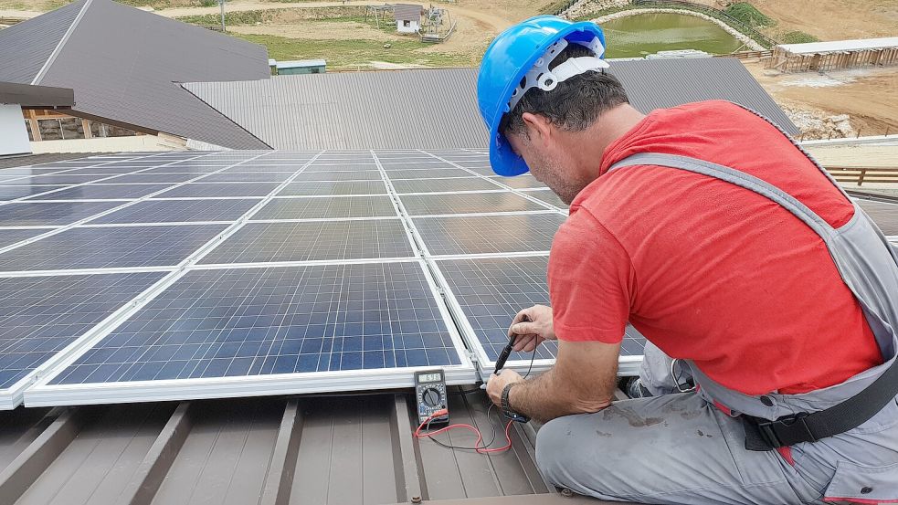 Auf Dächern der Feuerwehrhäuser sollen PV-Anlagen installiert werden. Foto: Pixabay