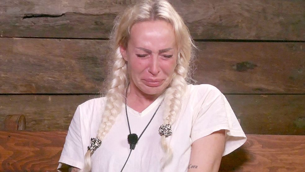 Cora Schumacher sprach unter Tränen über ihren freiwilligen Auszug aus dem RTL-Dschungelcamp. Foto: RTL