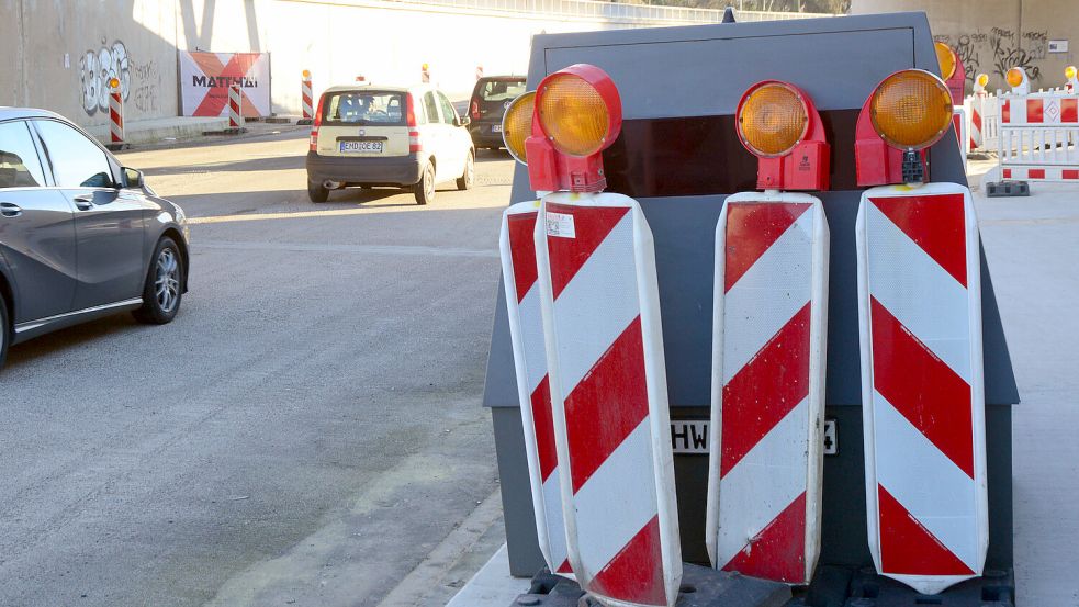 Im Dezember 2021 wurde das Vorgängermodell von Engelke in der Trogstrecke mit Verkehrsbaken zugestellt. Foto: F. Doden/Archiv