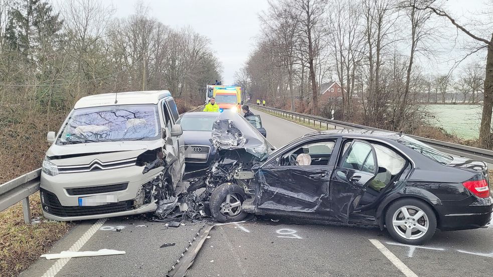 Die B 72 musste gesperrt werden. Foto: Wolters