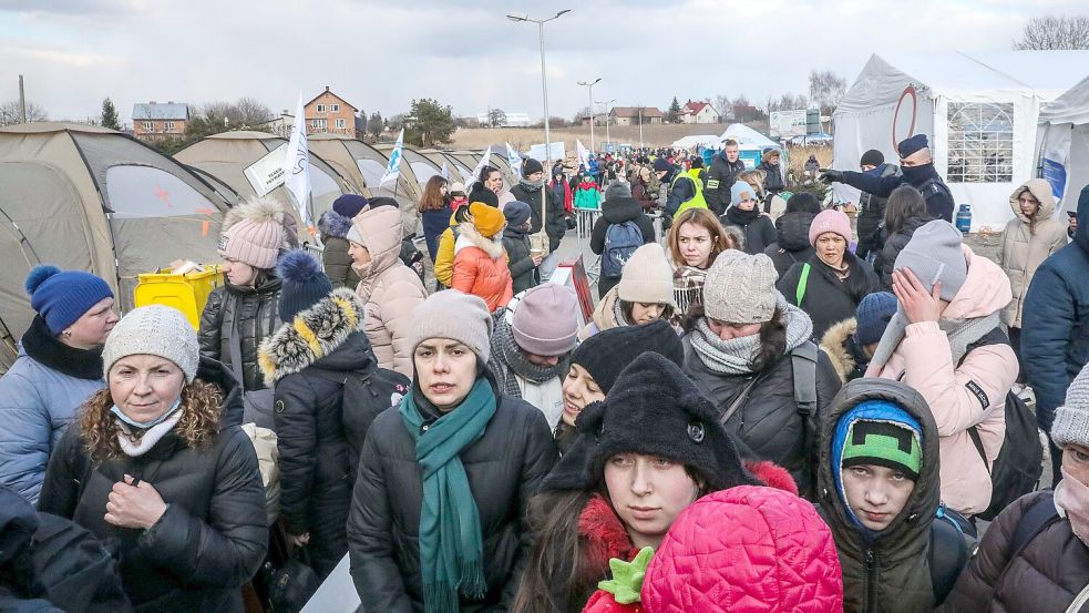 Dieses Bild hat Reporter Claus Hock an der ukrainisch-polnischen Grenze gemacht. Es bestätigt, was die Statistik zeigt: Die Mehrheit der Geflüchteten sind Frauen. Archivfoto: Hock