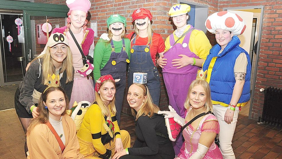 Auch in Bingum wurde am Wochenende mit vielen kreativen Kostümen Karneval gefeiert. Foto: Wolters