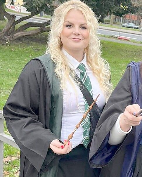Als Harry-Potter-Fan bietet Karneval Vera Vogt eine gute Möglichkeit, sich mit Fan-Kram einzudecken. Foto: privat