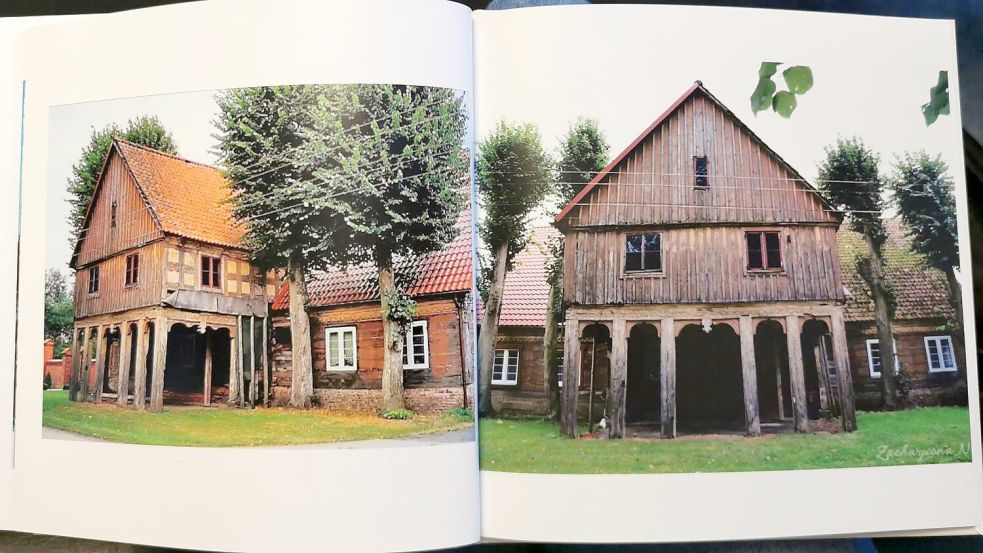 Penner wuchs in diesem regionaltypischen Vorlaubenhaus auf. Der Raum oberhalb der Laube wurde häufig als Kornspeicher genutzt. Foto: Terhorst