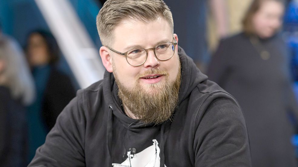 Thomas Kessen, Sprecher von „Unsere Kurve“ und Vize-Leiter der Fanabteilung des VfL Osnabrück, war am Montagabend in der ARD bei „Hart aber Fair“ zu Gast. Foto: IMAGO/Uwe Koch