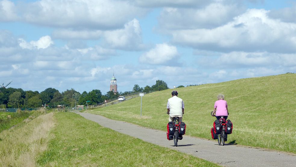 Radfahren: Am Deich, über Land, auf der Fehnroute, am Ems-jade-Kanal entlang. Foto: OZ/Archiv