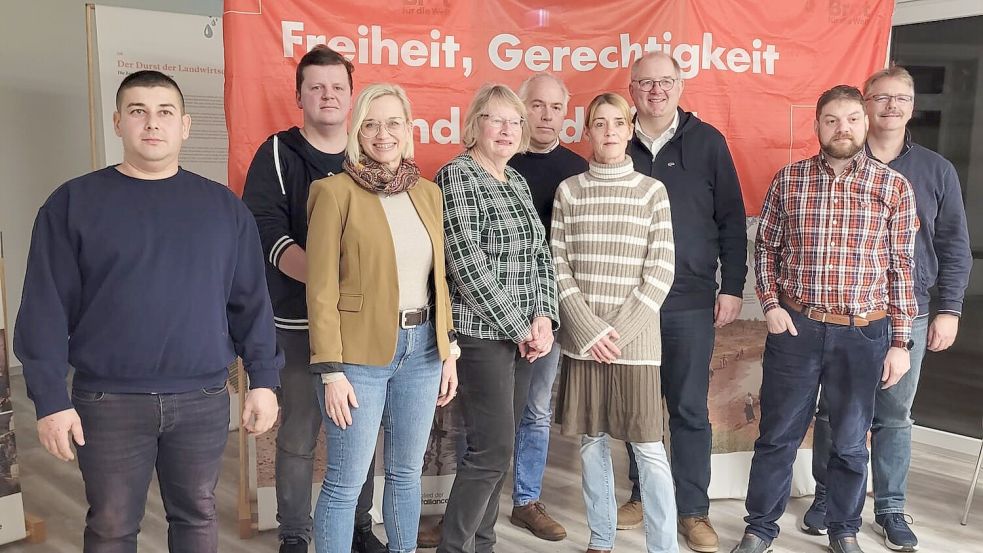 Der frisch gewählte Vorstand des SPD-Ortsverein Borkum: Andre Bratina (von links), Hendrik Wickern, Melanie Helms, Gesi Grigoleit, Volker Miska, Kristin Mahlitz, Markus Stanggassinger, Benjamin Gerhardt und Olaf Look. Foto: SPD Borkum