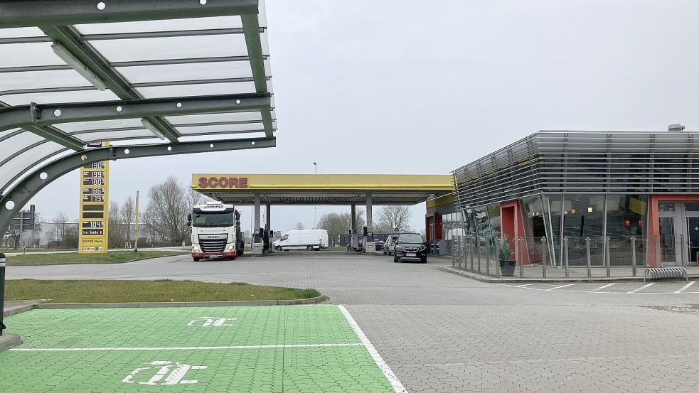 Könnte vom Rastplatz profitieren: die Score-Tankstelle an der Frisiastraße. Foto: Schuurman