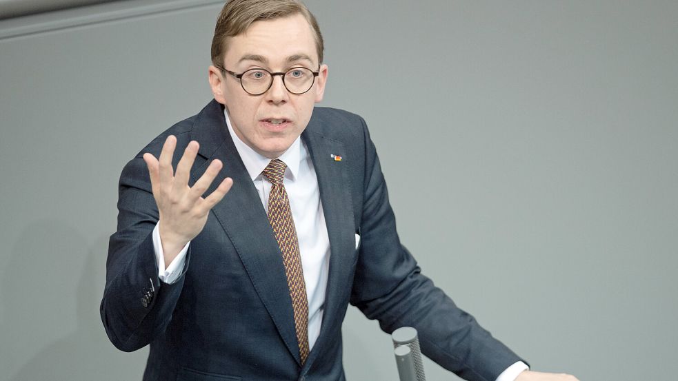 Philipp Amthor (CDU) lobte in seiner Rede die Empfehlungen des Bürgerrats, kritisierte jedoch dessen Existenz. Foto: dpa/Jonathan Penschek