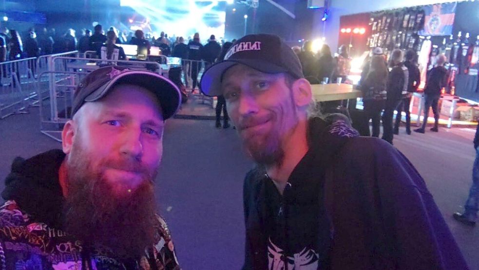 Malte Schepker (links) und Markus "Farmi" Fährmann bei einem ihrer letzten gemeinsamen Konzerte. Foto: privat