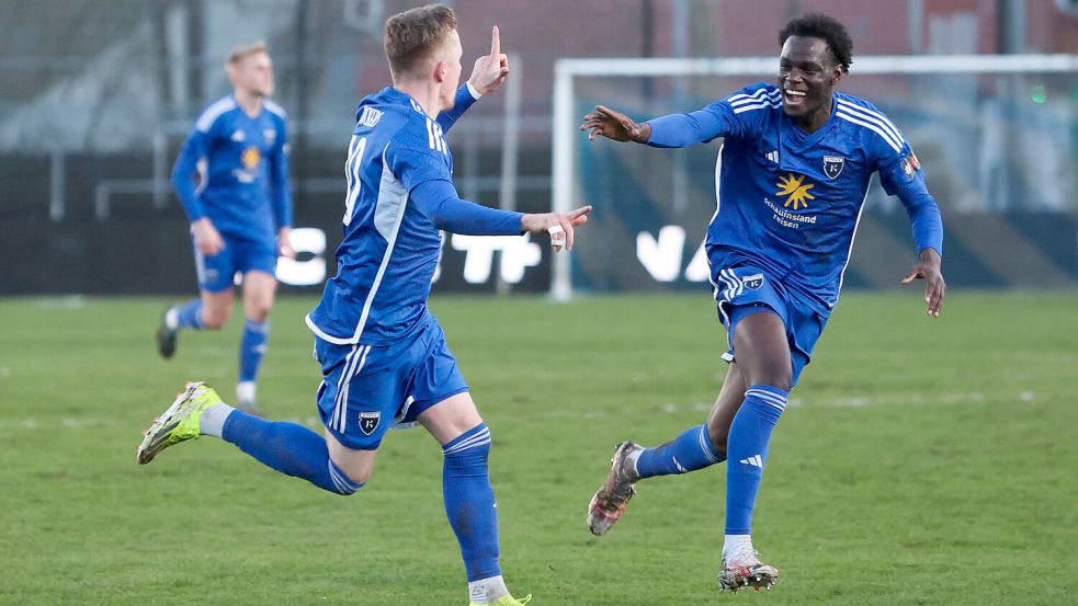 Tobias Steffen brachte Kickers Emden gegen Eilvese per Freistoßtor in Führung. Foto: Doden, Emden