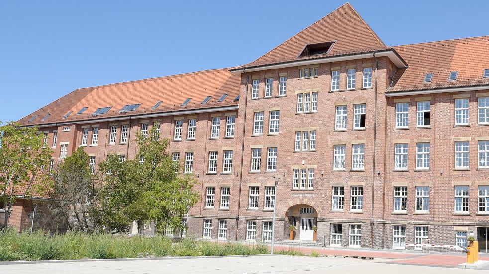 Das „Boardinghouse Quartier 96“ befindet sich in einem aufwendig sanierten ehemaligen Kasernengebäude an der Auricher Straße in Emden. Foto: Hellmers/Archiv