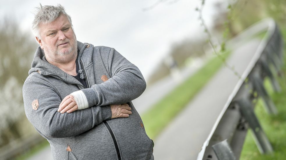 In Brückenfehn kamen die Pferde auf die Straße: Ingo van der Heide hatte einen schweren Unfall und möchte nun seinen Rettern danken. Foto: Ortgies