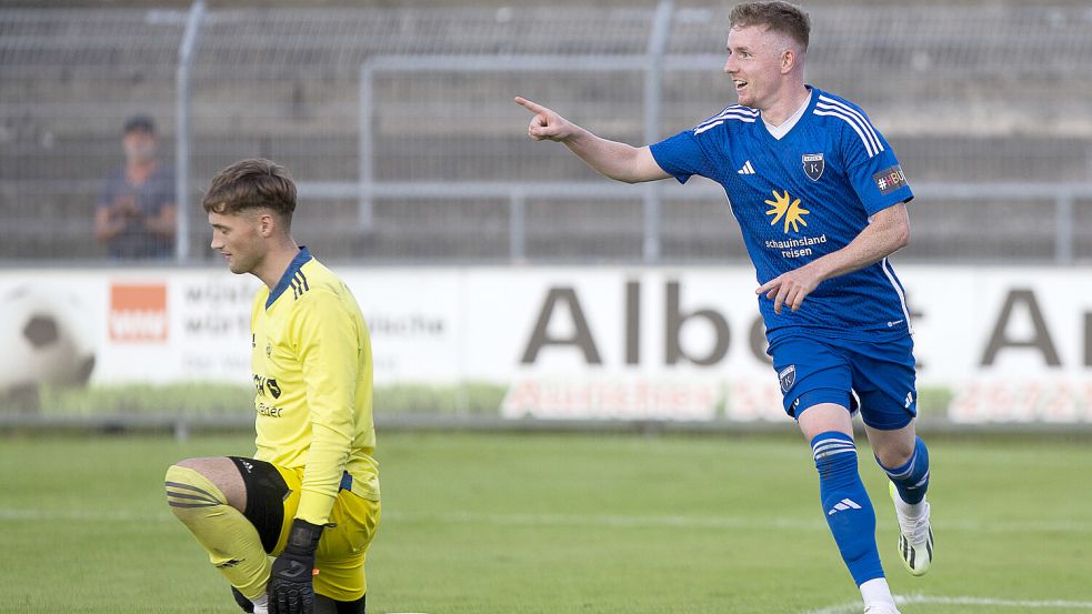 Auf einem satten Grün möchte Tobias Steffen in der neuen Saison über Treffer in der Regionalliga jubeln. Archivfoto: Doden/Emden