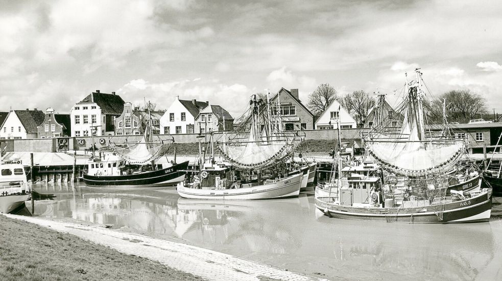 Der Hafen von Greetsiel im Jahr 1979.