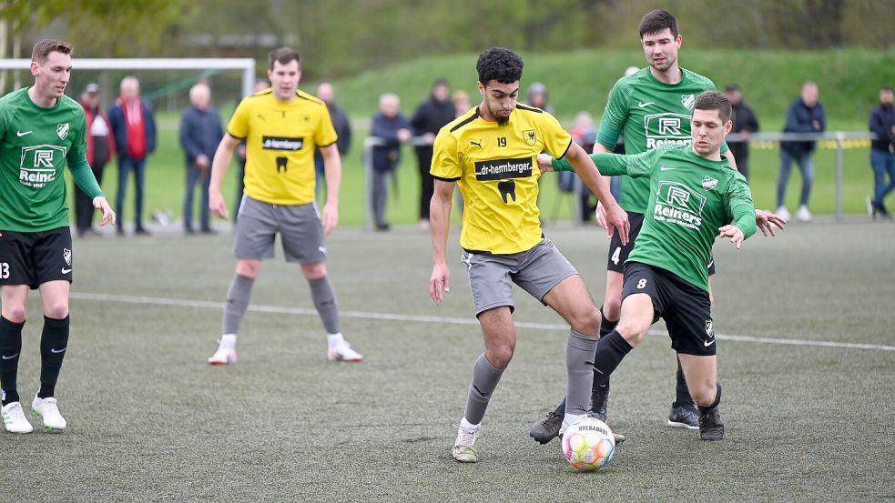 Achraf El Mhamdi (links) traf zum 1:0. Foto: Steenhoff
