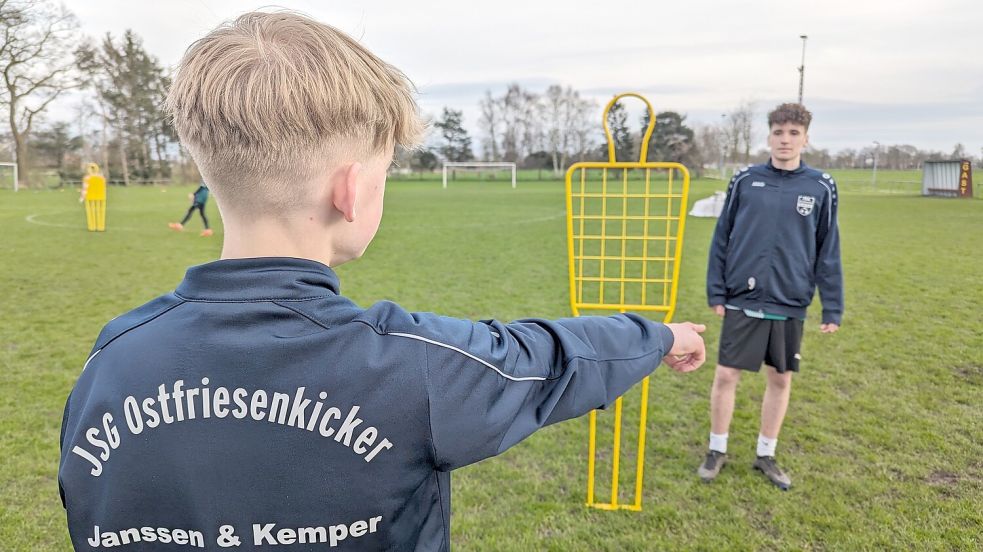 Paul Dieling (links) ist erst 15 Jahre alt, gibt bei Trainingseinheiten aber schon vor, wo es lang geht. Fotos: Homes