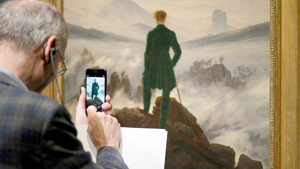 Gerade auch auf allen Smartphones: Caspar David Friedrichs Bilder ziehen Hunderttausende in die Museen. Foto: picture-alliance/dpa