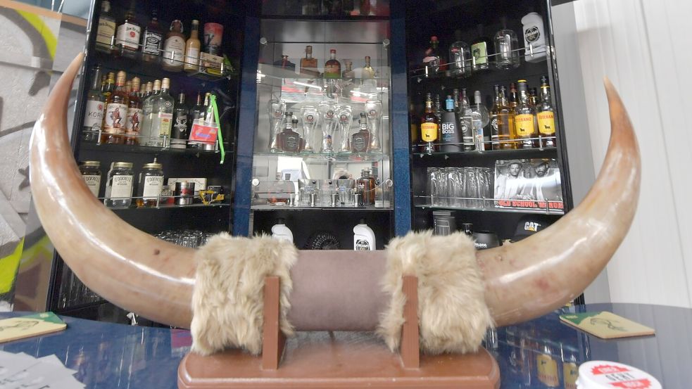 Auch eine Bar gibt's im Playground. Ihr Besitzer verbindet hier Privates und Berufliches miteinander. Foto: Ortgies