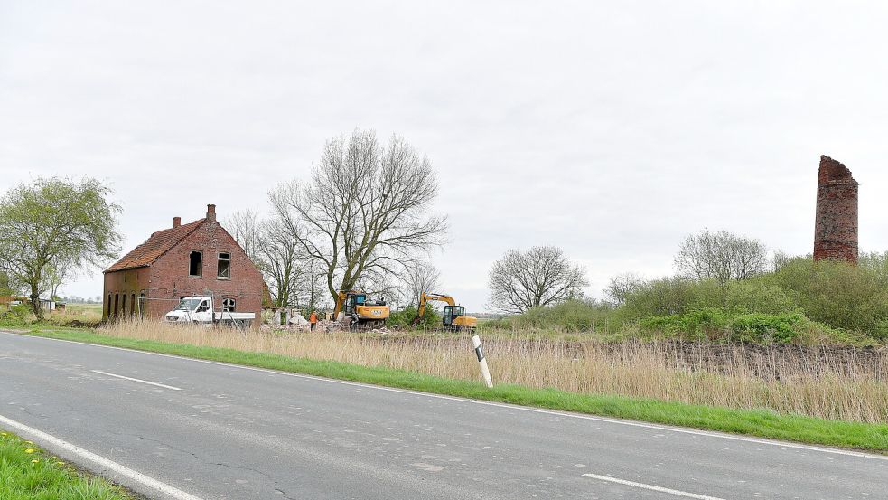 Von der Neu-Etumer-Straße aus ist aktuell zu sehen, dass bei der Pilsumer Ziegelei gearbeitet wird. Foto: Wagenaar