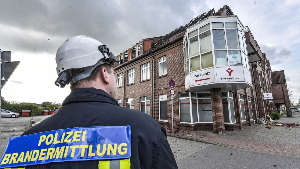 Die Polizei hat die Ermittlungen zur Brandursache aufgenommen. Fotos: Ortgies