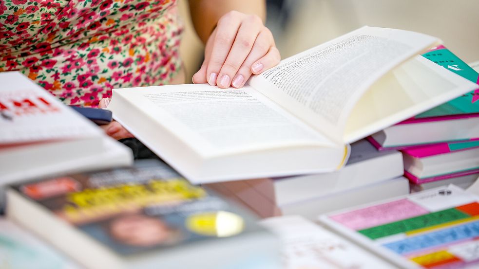 Von Klassikern bis Jugendromanen: Das sind die Buchempfehlungen der befragten Ostfriesen. Symbolfoto: DPA