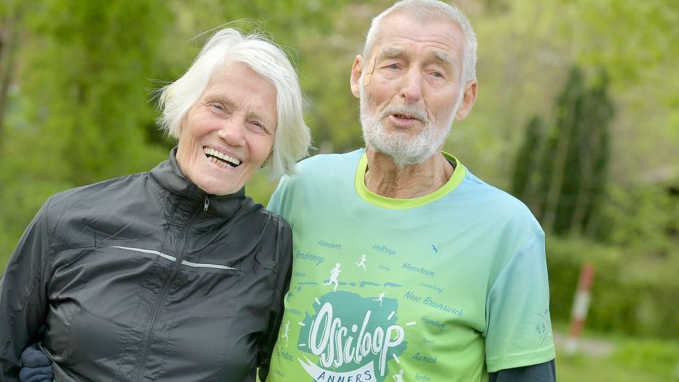 Hilde und Dietrich Steinke gehören eigentlich zum Ossiloop wie der Wind, das Meer und auch Leer. Foto: Ortgies