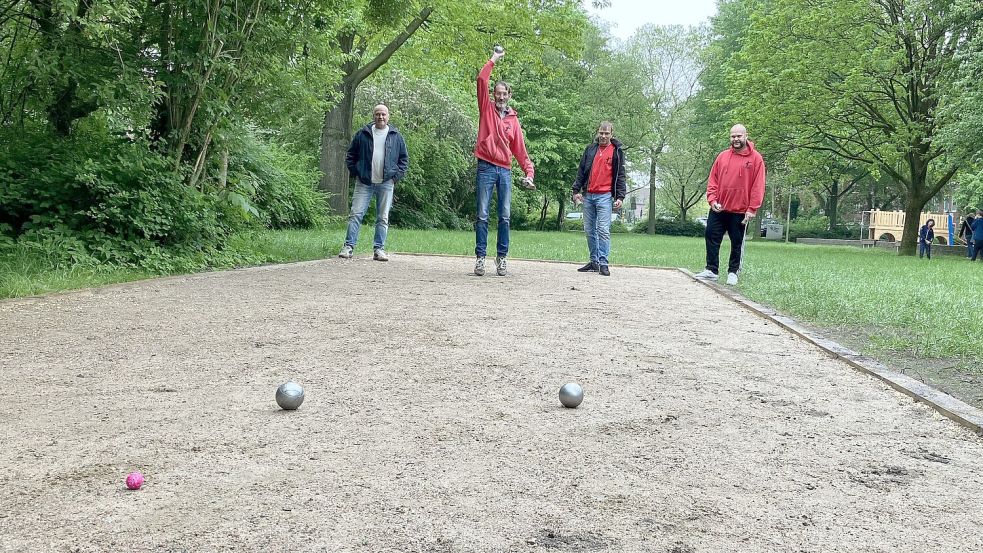 Wettkampftauglich: Der Boule-Platz hat jetzt turniergerechte Spielfeldmaße. Foto: Schuurman