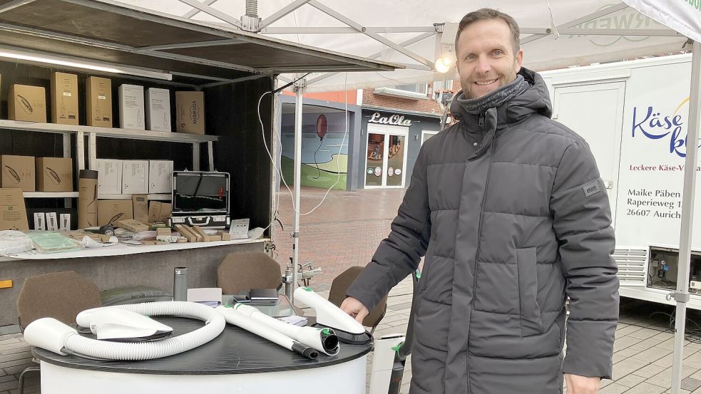 Auf dem Emder Wochenmarkt ist Markus Unger regelmäßig vertreten. Foto: Schuurman