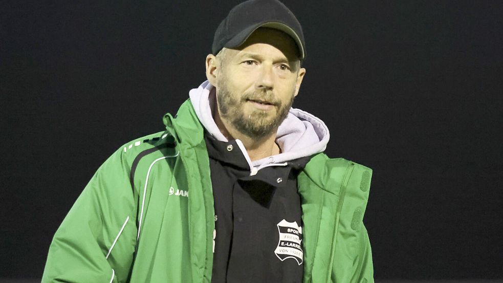 Larrelts Coach Marten Sandmann hatte allen Grund zur Freude.