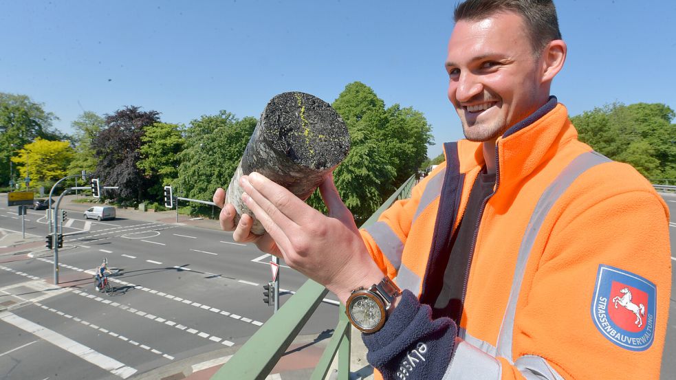 Pascal Menken ist Brückenbauingenieur und hat uns die Arbeiten gezeigt. Foto: Ortgies
