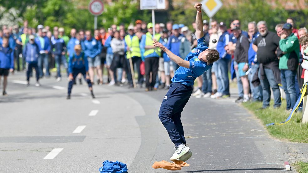 Der Straßen-Wettkampf am Samstag hatte Überlänge. Die Athleten und Athletinnen wurden dabei auf eine Geduldsprobe gestellt. Foto: Doden/Blomberg