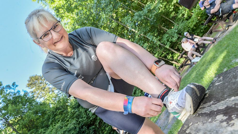 Svenja Hückelheim aus Brandenburg schnürt zum zweiten Mal nach 2023 ihre Laufschuhe beim Ossiloop.