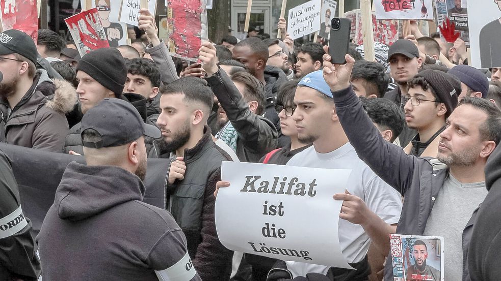 In Hamburg gab es zwei Demos, die von Islamisten organisiert wurden. Foto: IMAGO / Blaulicht News
