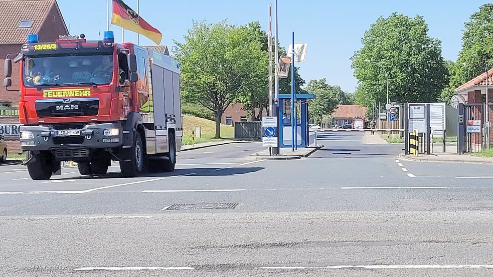 Die Feuerwehr rückte am Dienstagvormittag zu einem Einsatz in Leer aus. Foto: Wolters