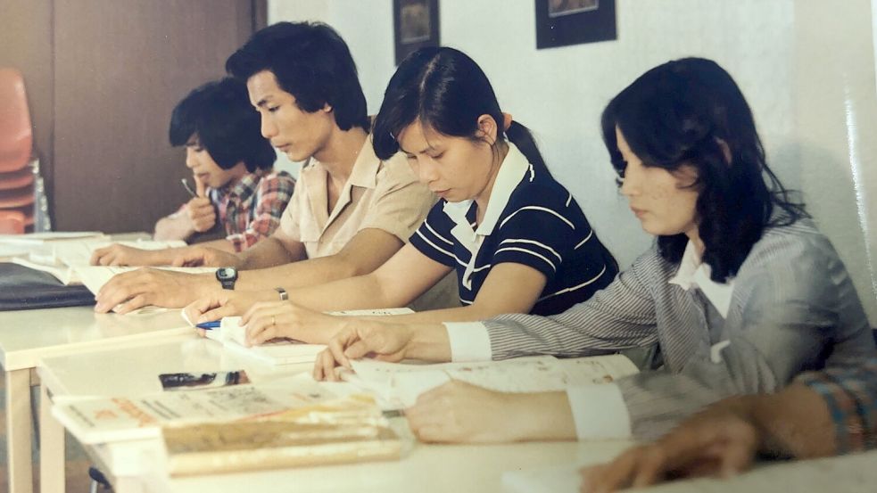 Das Bild zeigt Vietnamesen bei einem Deutschkurs im Sozialwerk. Laut Klaus Rinschede muss es zwischen 1978 und 1982 entstanden sein. Foto: Sozialwerk Nazareth