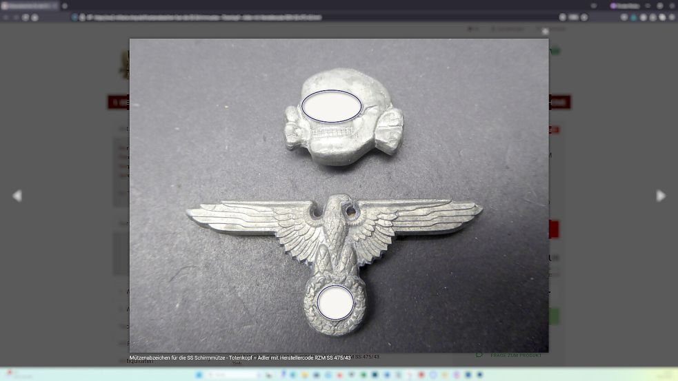 SS-Devotionalien in einem Internet-Shop. Der Anbieter hat das Hakenkreuz am Adler und die Augen des Totenkopfs unkenntlich gemacht. Foto: Screenshot vom 04.02.2024 / Quelle: ww2 militaria shop / Pixelung: OZ