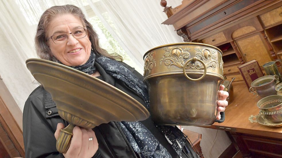 Gertrud von Heymann vom Burgverein hat mit einem engagierten Team die Haushaltsauflösung organisiert. Foto: Ortgies/Archiv