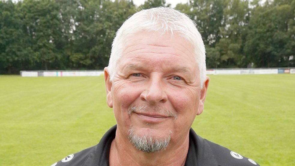 Jürgen Zimmermann war stolz auf seine Wiesmoorer Mannschaft. Foto: Steenhoff