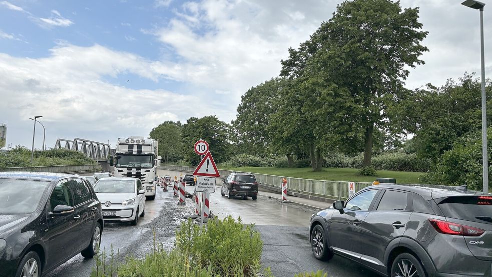 Aktuell kann noch mit zehn Kilometern pro Stunde durch den Trog gefahren werden. Das ändert sich ab dem 10. Juni. Foto: Hanssen