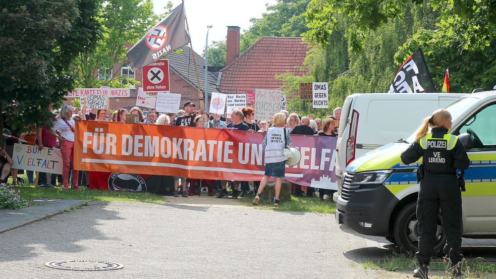 Das Bündnis für Demokratie und Vielfalt hatte zum Protest gegen den AfD-Bürgerdialog aufgerufen. Foto: Bothe