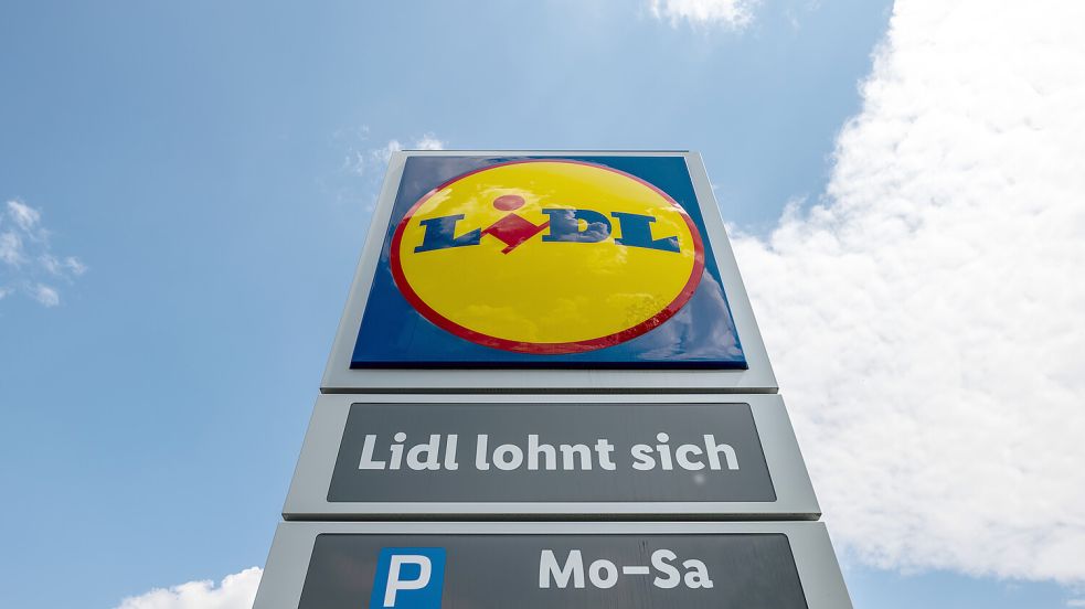 Das Unternehmen Lidl will in Emden auf grüner Wiese neu bauen. Doch aktuell gibt es Irritationen zu dem Vorhaben. Symbolfoto: Hendrik Schmidt/dpa