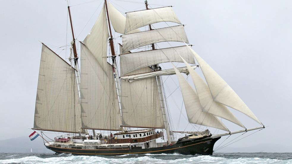 Der Großsegler geht unter anderem als "segelndes Klassenzimmer" auf Reisen um die Welt. Foto: Gulden Leeuw